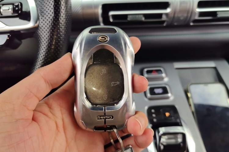 Used GAC Trumpchi EMKOO 2022 2.0 ATK TwinStar Pro Edition Vehicle Key