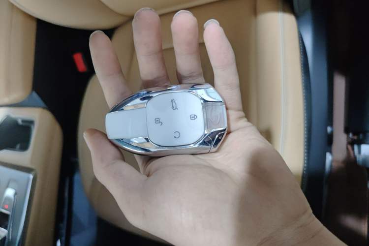 Used GAC Trumpchi EMKOO 2022 1.5T Supernova Pro Edition Vehicle Key