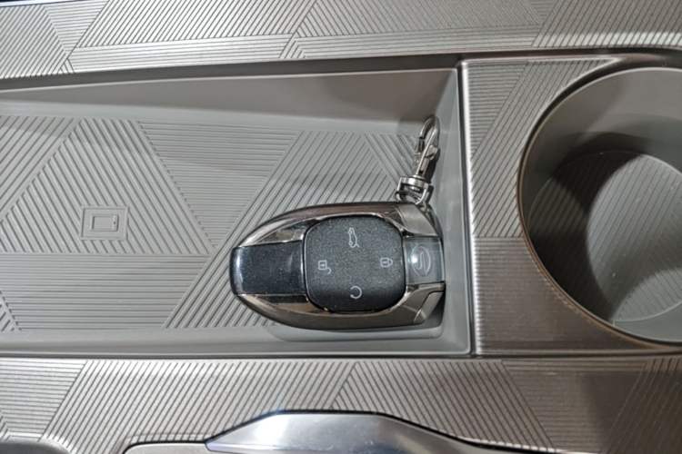 Used GAC Trumpchi EMKOO 2022 2.0 ATK TwinStar Pro Edition Vehicle Key