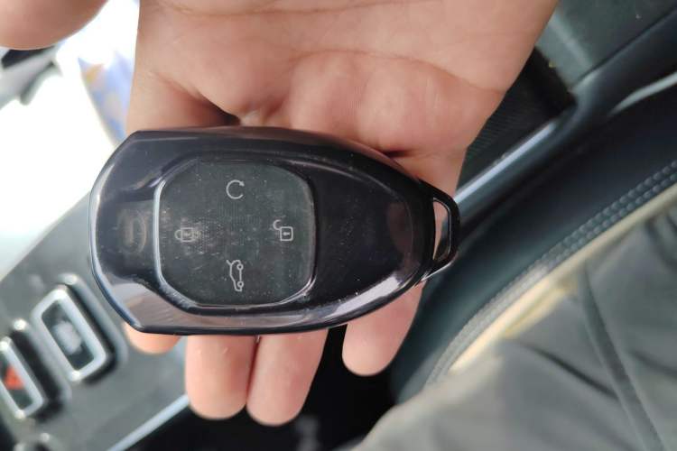 Used GAC Trumpchi EMKOO 2022 2.0 ATK TwinStar Pro Edition Vehicle Key