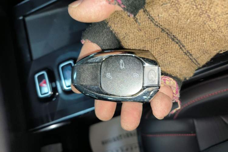 Used GAC Trumpchi EMKOO 2022 2.0 ATK TwinStar Pro Edition Vehicle Key