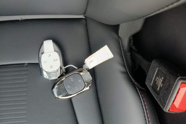 Used GAC Trumpchi EMKOO 2022 1.5T Supernova Pro Edition Vehicle Key
