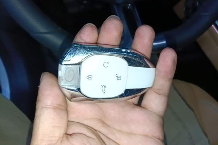 Used GAC Trumpchi EMKOO 2022 1.5T Supernova Pro Edition Vehicle Key