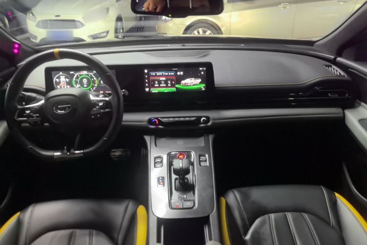 Used GAC Trumpchi EMPOW 2021 270T DCT J16 Version Center Console