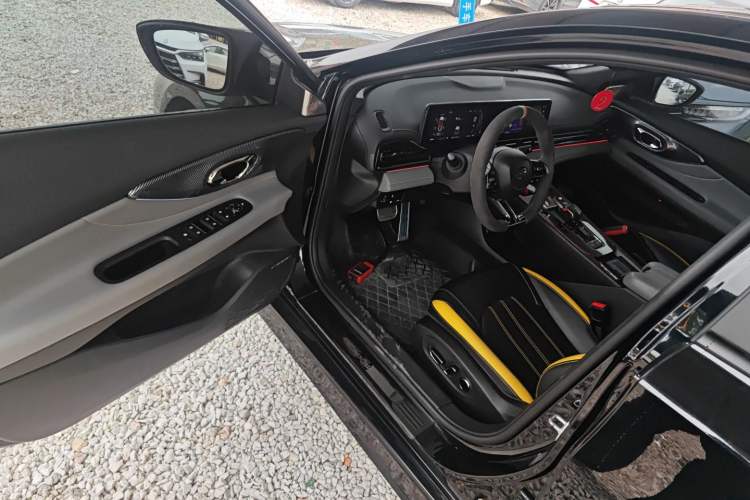 Used GAC Trumpchi EMPOW 2021 270T DCT J16 Version Driver Seat
