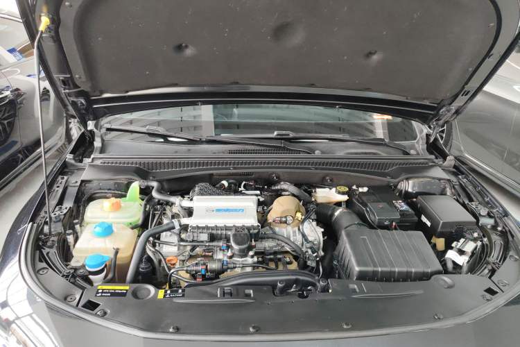 Used GAC Trumpchi EMPOW 2021 270T DCT J15 Version Engine Bay