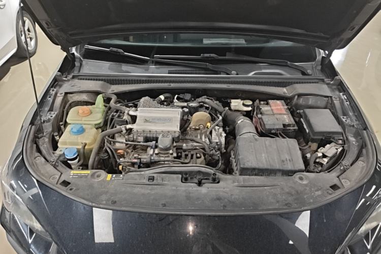 Used GAC Trumpchi EMPOW 2021 270T DCT J15 Version Engine Bay