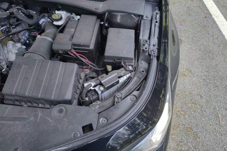 Used GAC Trumpchi EMPOW 2021 270T DCT J15 Version Engine Bay Left