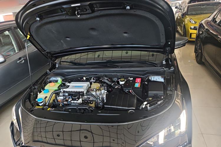 Used GAC Trumpchi EMPOW 2021 270T DCT J16 Version Engine Bay