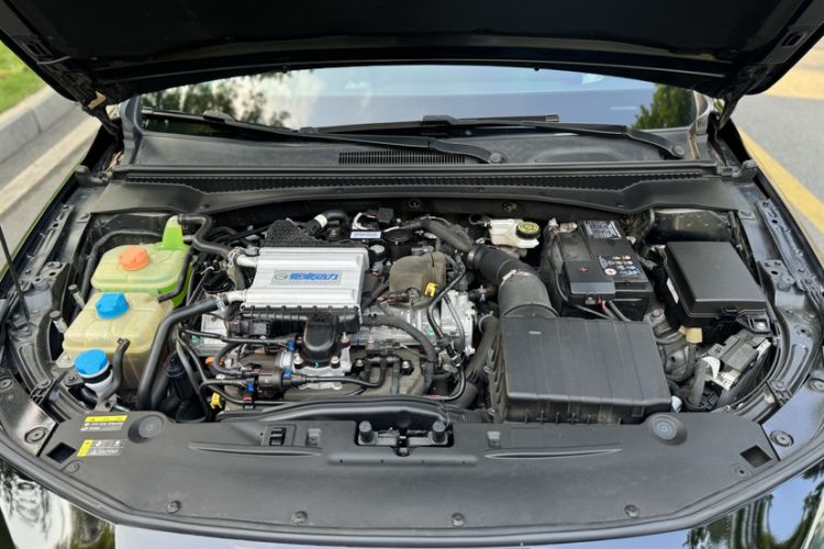 Used GAC Trumpchi EMPOW 2021 270T DCT J15 Version Engine Bay