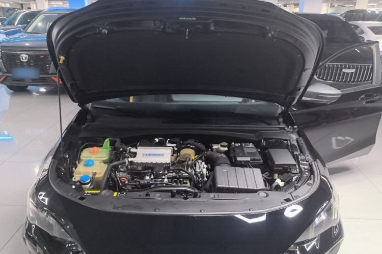 Used GAC Trumpchi EMPOW 2021 270T DCT J16 Version Engine Bay