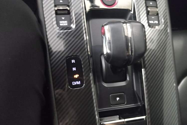 Used GAC Trumpchi EMPOW 2021 270T DCT J15 Version Gear Lever