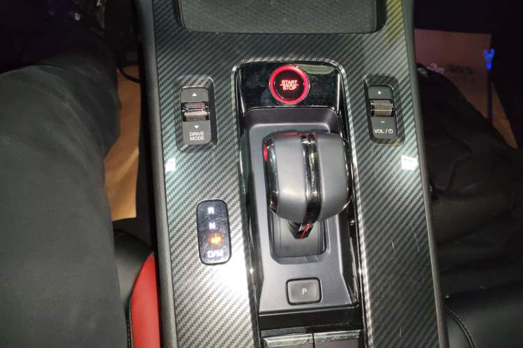 Used GAC Trumpchi EMPOW 2021 270T DCT J15 Version Gear Lever