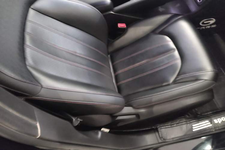 Used GAC Trumpchi EMPOW 2021 270T DCT J15 Version Right Front Seat