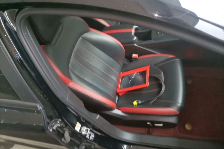 Used GAC Trumpchi EMPOW 2021 270T DCT J16 Version Right Front Seat