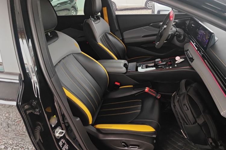 Used GAC Trumpchi EMPOW 2021 270T DCT J16 Version Right Front Seat