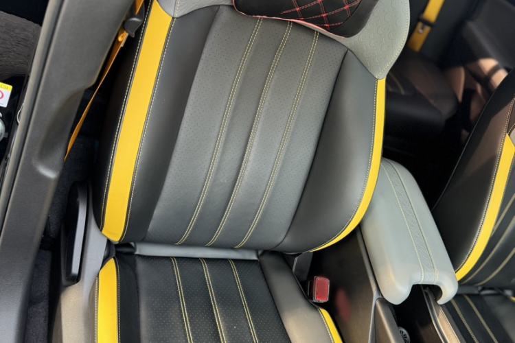 Used GAC Trumpchi EMPOW 2021 270T DCT J15 Version Right Front Seat
