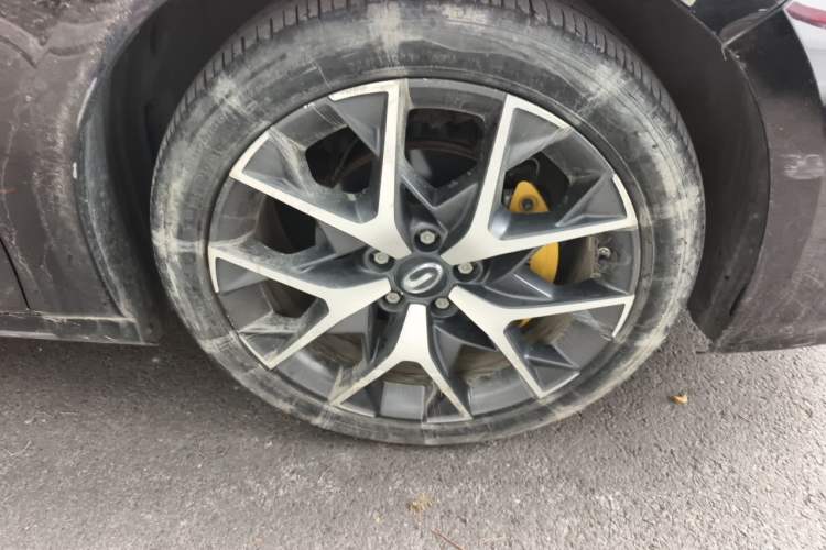 Used GAC Trumpchi EMPOW 2021 270T DCT J16 Version Right Front Wheel Hub