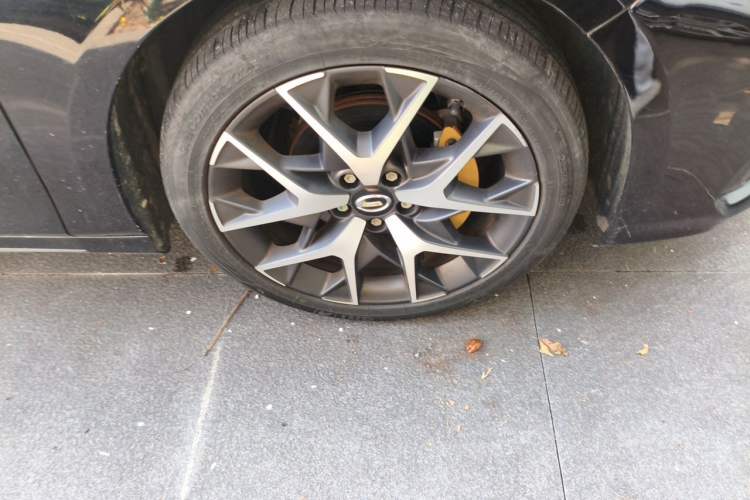 Used GAC Trumpchi EMPOW 2021 270T DCT J16 Version Right Front Wheel Hub