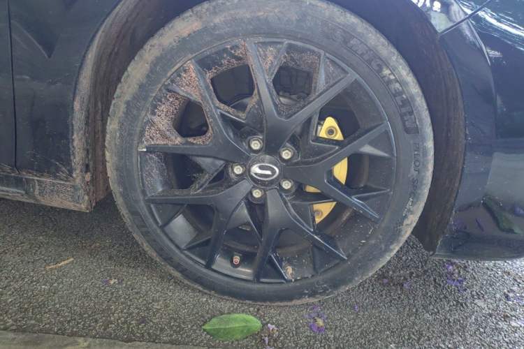 Used GAC Trumpchi EMPOW 2021 270T DCT J15 Version Right Front Wheel Hub