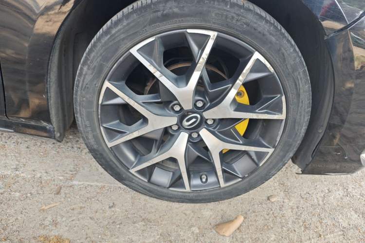 Used GAC Trumpchi EMPOW 2021 270T DCT J16 Version Right Front Wheel Hub