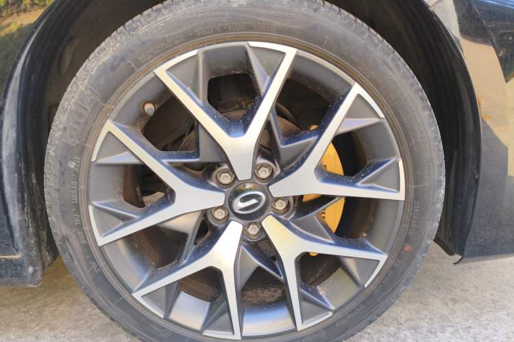 Used GAC Trumpchi EMPOW 2021 270T DCT J16 Version Right Front Wheel Hub