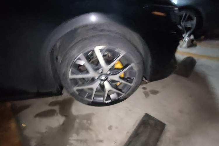 Used GAC Trumpchi EMPOW 2021 270T DCT J15 Version Right Front Wheel Hub
