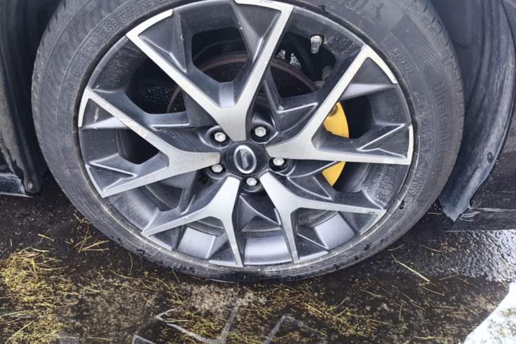 Used GAC Trumpchi EMPOW 2021 270T DCT J16 Version Right Front Wheel Hub