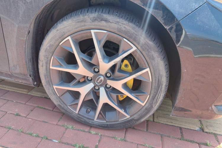 Used GAC Trumpchi EMPOW 2021 270T DCT J15 Version Right Front Wheel Hub