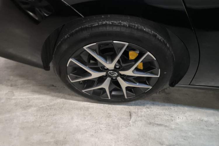 Used GAC Trumpchi EMPOW 2021 270T DCT J15 Version Right Rear Wheel Hub