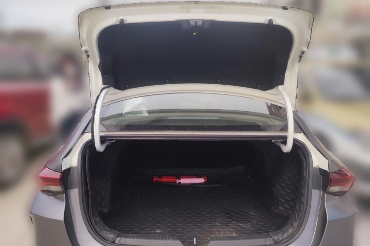 Used GAC Trumpchi EMPOW 2021 270T DCT J16 Version Trunk