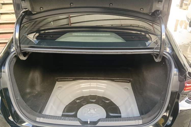 Used GAC Trumpchi EMPOW 2021 270T DCT J15 Version Trunk