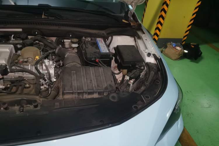 Used GAC Trumpchi EMPOW 2021 270T DCT J11 Version Engine Bay Left