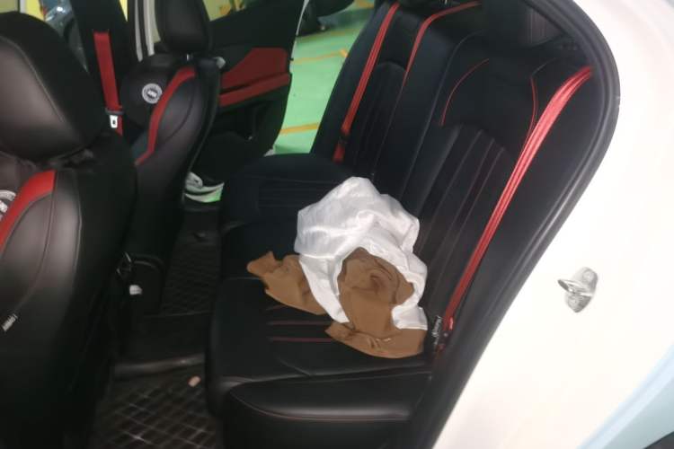 Used GAC Trumpchi EMPOW 2021 270T DCT J11 Version Left Rear Seat