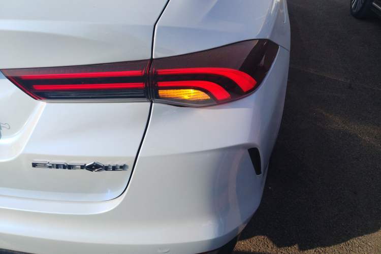 Used GAC Trumpchi EMPOW 2021 270T DCT J16 Version Right Rear Taillight