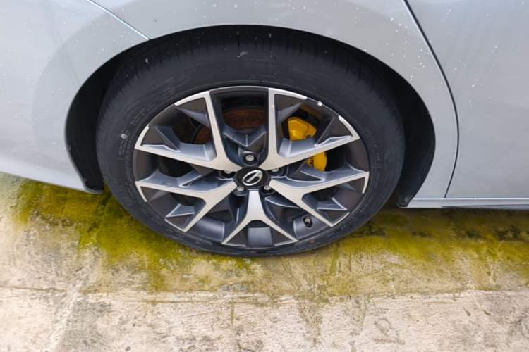 Used GAC Trumpchi EMPOW 2021 270T DCT J16 Version Right Rear Wheel Hub