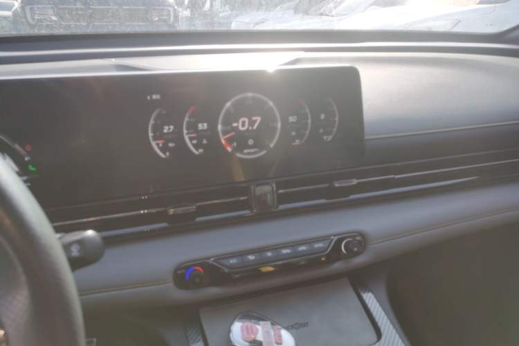 Used GAC Trumpchi EMPOW 2021 270T DCT J16 Version Audio And AC Panel