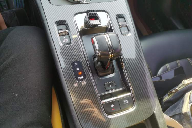 Used GAC Trumpchi EMPOW 2021 270T DCT J16 Version Gear Lever