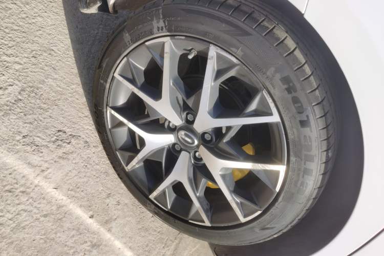 Used GAC Trumpchi EMPOW 2021 270T DCT J16 Version Right Rear Wheel Hub