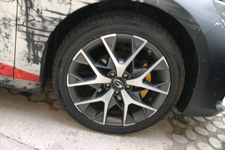 Used GAC Trumpchi EMPOW 2021 270T DCT J16 Version Right Front Wheel Hub