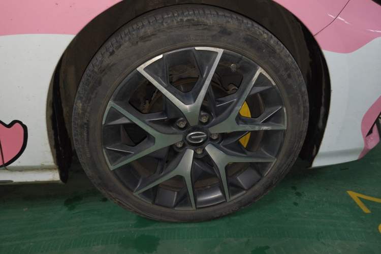 Used GAC Trumpchi EMPOW 2021 270T DCT J16 Version Right Front Wheel Hub