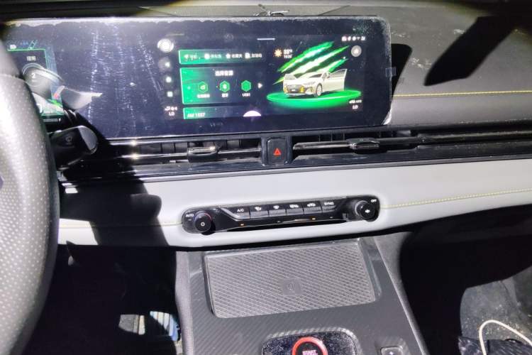 Used GAC Trumpchi EMPOW 2021 270T DCT J16 Version Audio And AC Panel