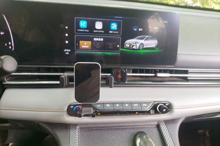 Used GAC Trumpchi EMPOW 2021 270T DCT J11 Version Audio And AC Panel