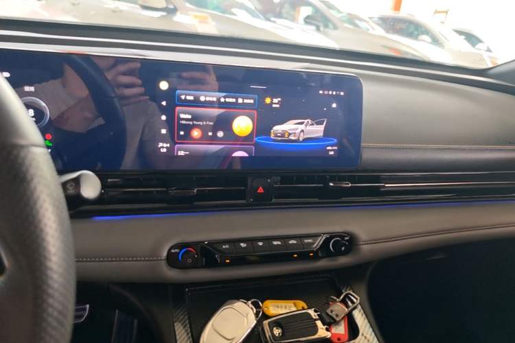 Used GAC Trumpchi EMPOW 2021 270T DCT J16 Version Audio And AC Panel