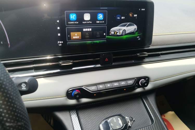 Used GAC Trumpchi EMPOW 2021 270T DCT J15 Version Audio And AC Panel