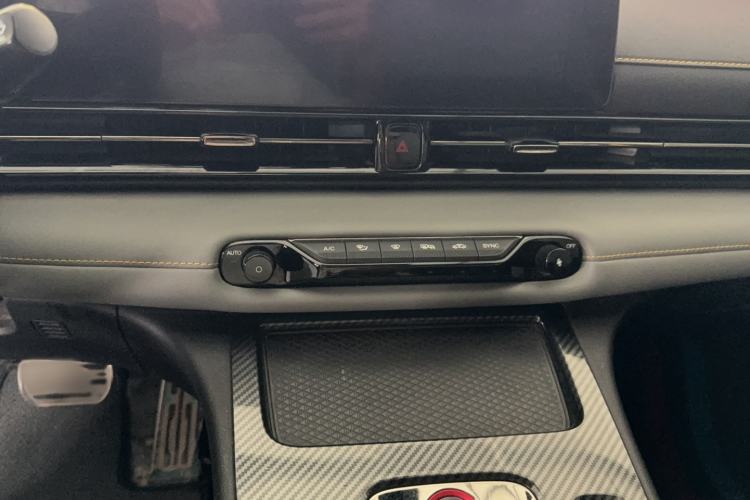 Used GAC Trumpchi EMPOW 2021 270T DCT J15 Version Audio And AC Panel