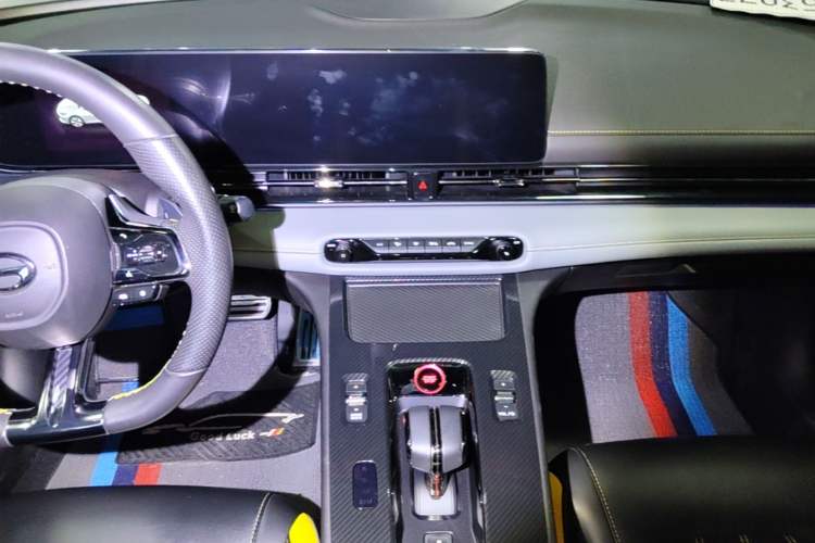 Used GAC Trumpchi EMPOW 2021 270T DCT J15 Version Audio And AC Panel