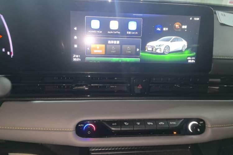 Used GAC Trumpchi EMPOW 2021 270T DCT J15 Version Audio And AC Panel