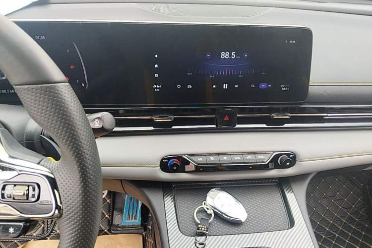 Used GAC Trumpchi EMPOW 2021 270T DCT J15 Version Audio And AC Panel
