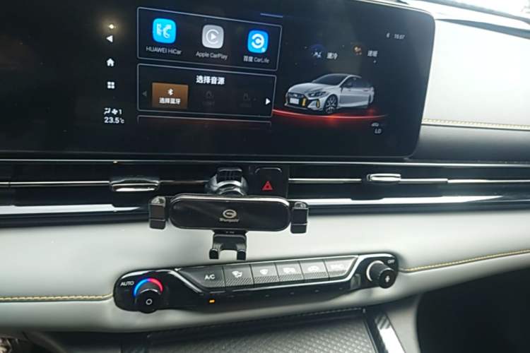 Used GAC Trumpchi EMPOW 2021 270T DCT J15 Version Audio And AC Panel
